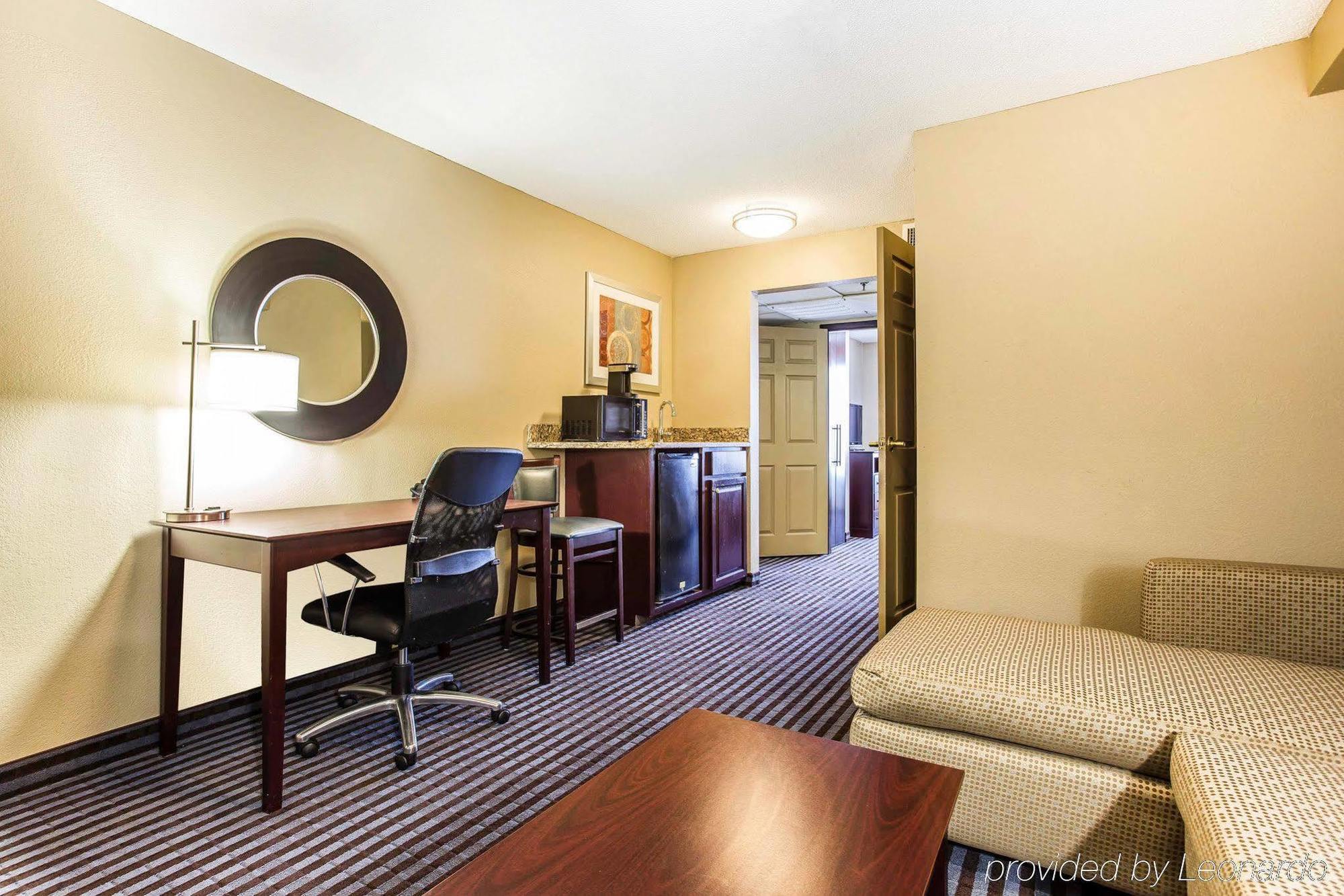 Comfort Inn & Suites Ballpark Area Смирна Экстерьер фото