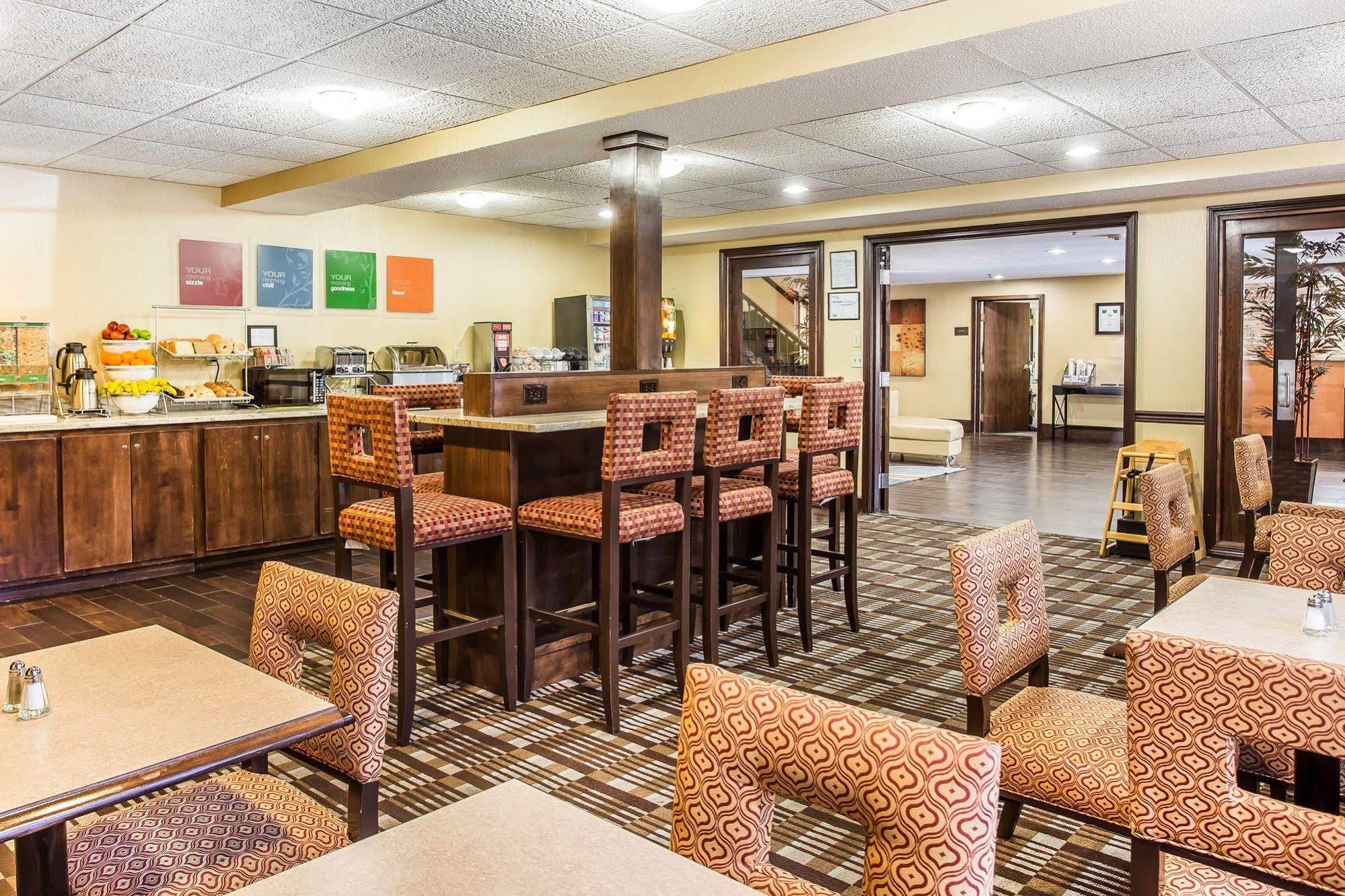 Comfort Inn & Suites Ballpark Area Смирна Экстерьер фото